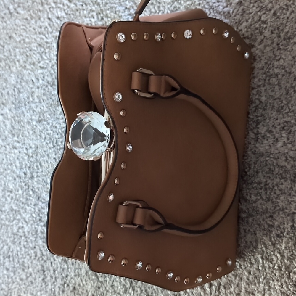 Traci Lynn Bag Cool Diamond Clasp in the middle Slightly Worn
